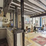 Cozy & Central Duplex In The Marais!