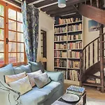 Cozy & Central Duplex In The Marais!